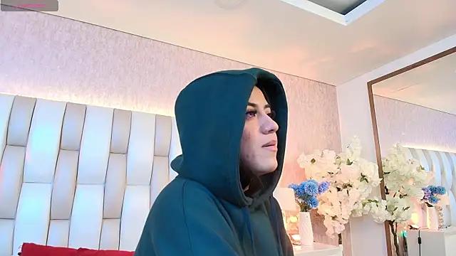Rebeca_jones from StripChat is Freechat