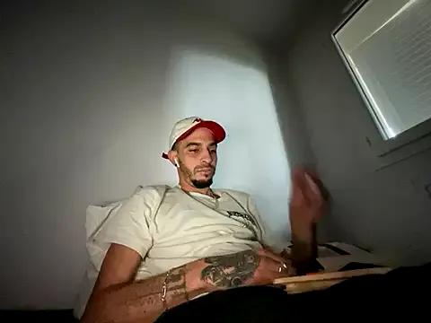 Photos of Rebeu313 from StripChat is Freechat