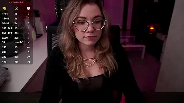 RemyCute from StripChat is Freechat