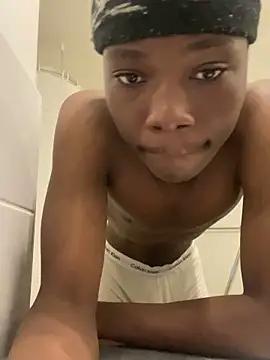 Renoirmonter from StripChat is Freechat