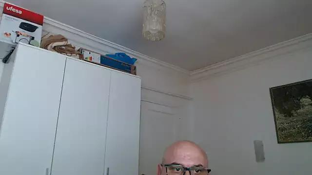 REYI31 webcams show profile image 