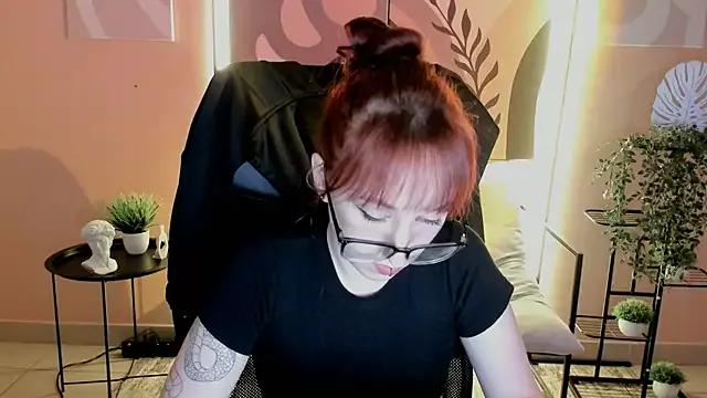 ReynHilld from StripChat is Freechat