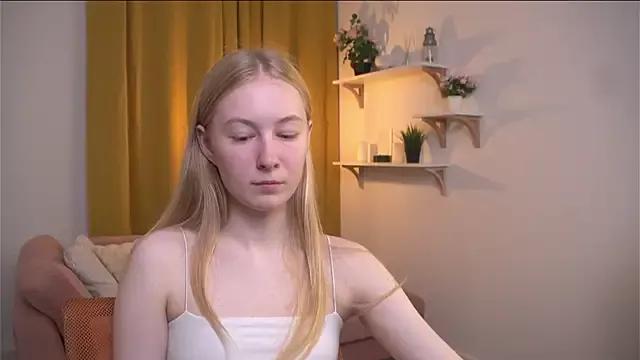 Rinavii from StripChat is Freechat