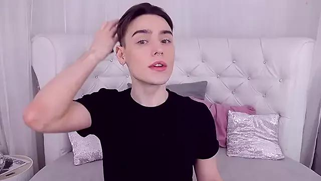RobbyCharming from StripChat is Freechat