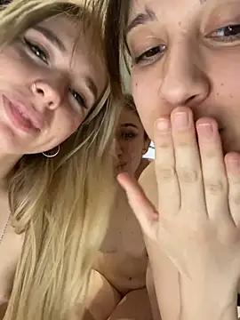 Photos of RollingGirlzzz from StripChat is Freechat