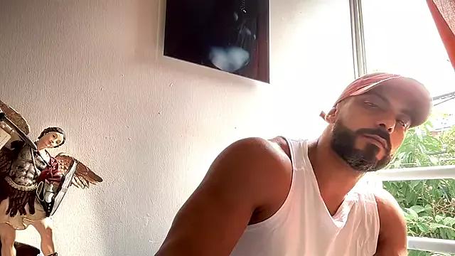 romeolovedark from StripChat is Freechat