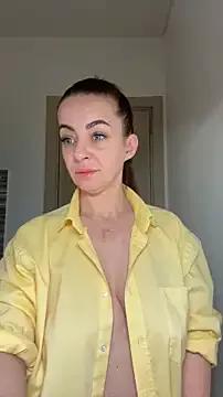 Roxanne_Skye from StripChat is Freechat