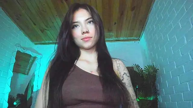 Roxanne_tay from StripChat is Freechat