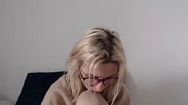 Rubi_sweet1 from StripChat is Freechat