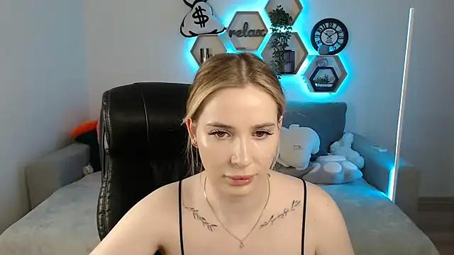 SabrinViolet from StripChat is Freechat