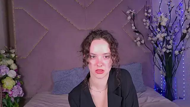 SamanthaOneil from StripChat is Freechat