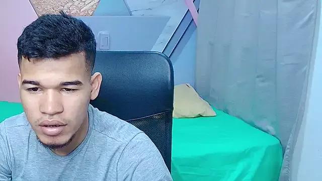 samy_latin1 from StripChat is Freechat
