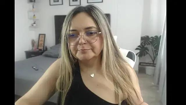 samy_vsn from StripChat is Freechat