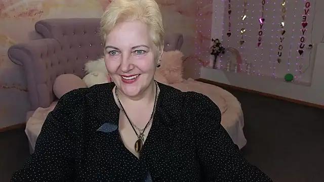 Sandra_Snowy from StripChat is Freechat