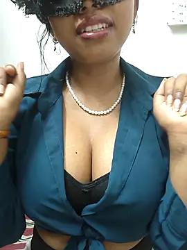 sandy_naughty from StripChat is Freechat