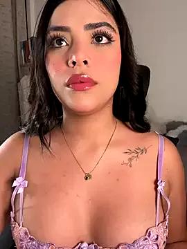 Sara-Evans from StripChat is Freechat