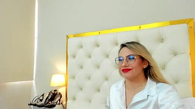 Try the thrill of flirt babes with our cam hosts, featuring unclothed wildness while getting naked and playing with their favored sex toys.