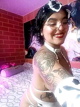 Saraah_Dark from StripChat is Freechat
