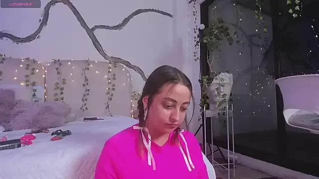 SarahCastro1_ from StripChat is Freechat