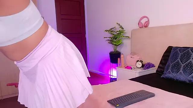 SaritaBratz from StripChat is Freechat