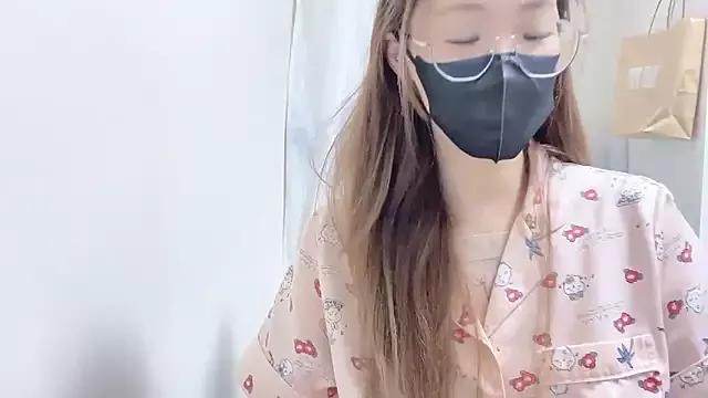 Sasaruby from StripChat is Freechat