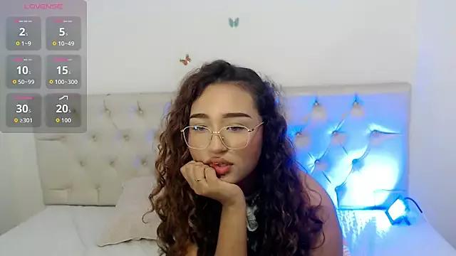 sasha_17_ from StripChat is Freechat