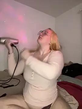 SashaMaexox from StripChat is Freechat