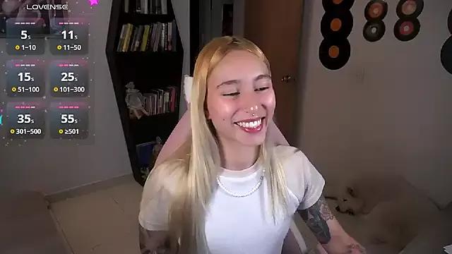 Saucy_Jenn from StripChat is Freechat