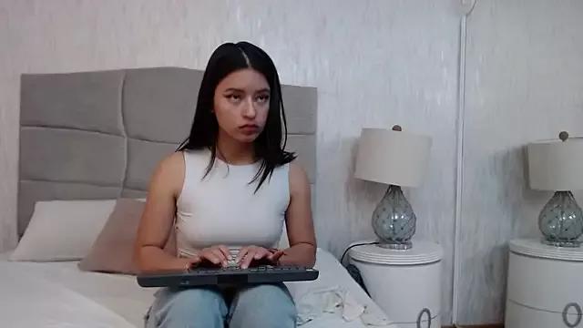 ScarlettQuiinn from StripChat is Freechat