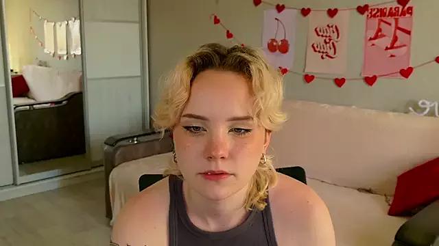 School_Love from StripChat is Freechat