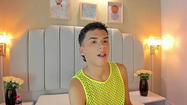 SEANTROYY from StripChat is Freechat