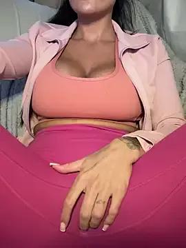 SECRETSLUT-UK from StripChat is Freechat
