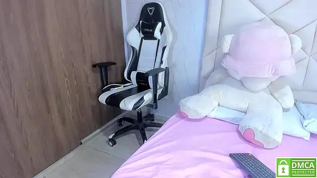 Selene__Lopez_ from StripChat is Freechat