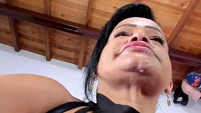 seleneh from StripChat is Freechat