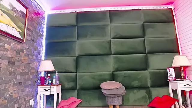 SelenSummer from StripChat