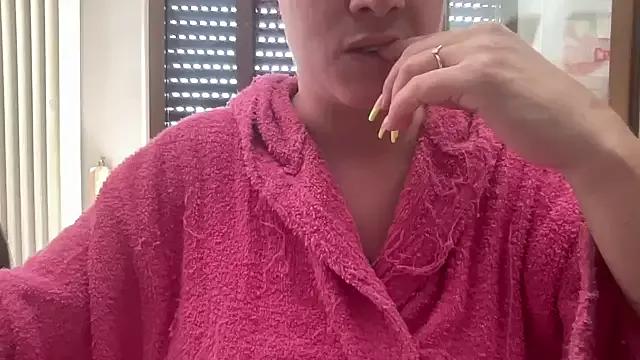 sexrosanera from StripChat is Freechat