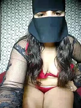 Sexy-Randa from StripChat is Freechat