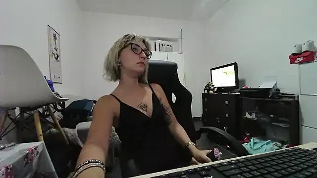 Try the thrill of flirt babes with our cam hosts, featuring unclothed wildness while getting naked and playing with their favored sex toys.