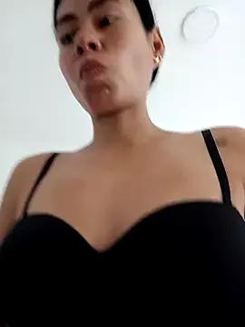 sexy_brunette_latina from StripChat is Freechat