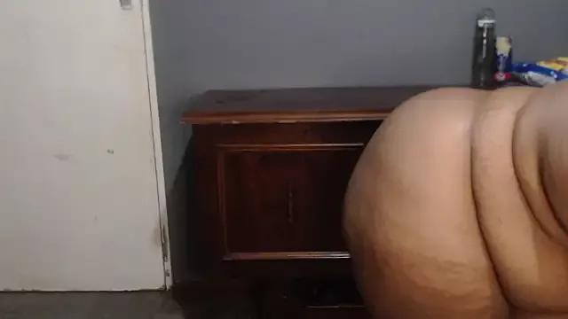 SEXYHUGEASS21 from StripChat is Freechat