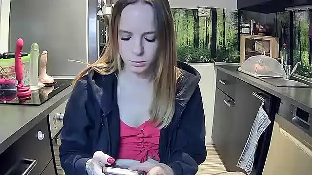 SexyMilf_37 from StripChat is Freechat