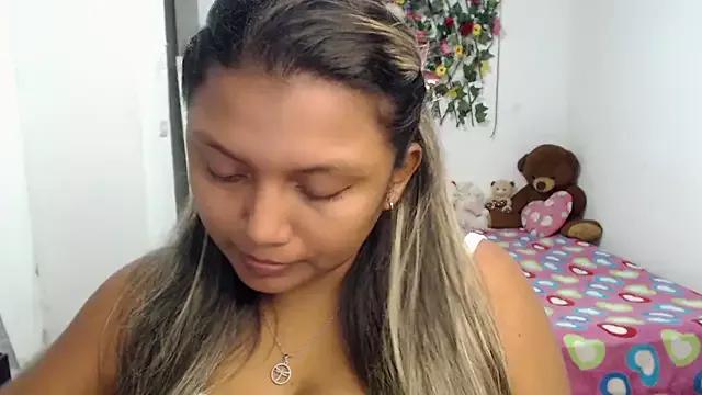 sexysusan4you from StripChat is Freechat