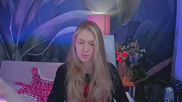 Sharon_Evansi from StripChat is Freechat