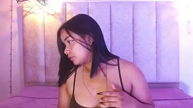 Siena_sunflowercs from StripChat is Freechat