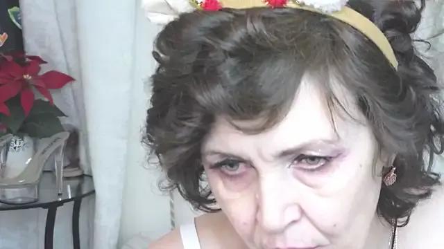 SilviaHart from StripChat is Freechat