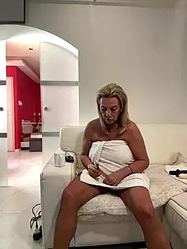 sissytrainz from StripChat is Freechat