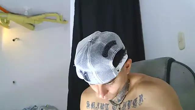 Skartoliver from StripChat is Freechat