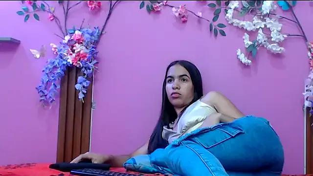 skinnysofia18 from StripChat is Freechat