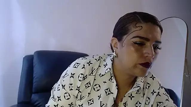 Skylar__Desire from StripChat is Freechat