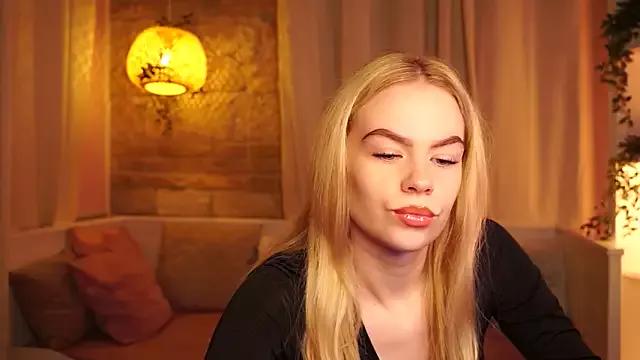 sn0w_barbie from StripChat is Freechat
